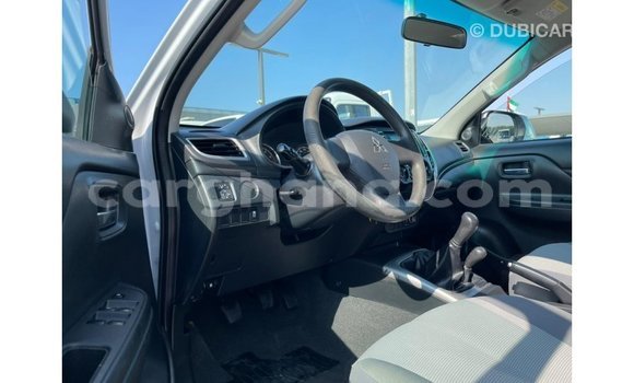 Ra Imported Mitsubishi L200 funfun Ọkọ̀ in Import - Dubai ni Ashanti Ra Imported Mitsubishi L200 funfun Ọkọ̀ in Import - Dubai ni Ashanti