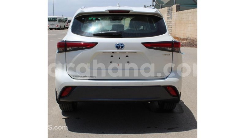 Big with watermark toyota highlander ashanti import dubai 10761