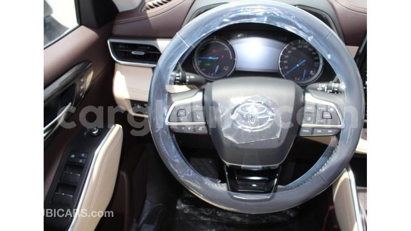 Big with watermark toyota highlander ashanti import dubai 10761