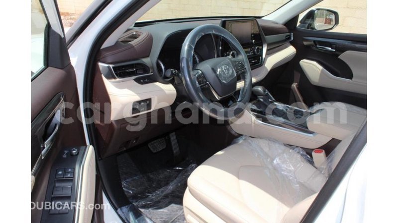 Big with watermark toyota highlander ashanti import dubai 10761