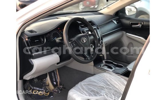 Sayi Imported Toyota Camry White Mota in Import - Dubai a Ashanti Sayi Imported Toyota Camry White Mota in Import - Dubai a Ashanti