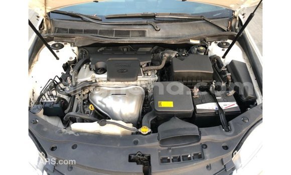 Sayi Imported Toyota Camry White Mota in Import - Dubai a Ashanti Sayi Imported Toyota Camry White Mota in Import - Dubai a Ashanti