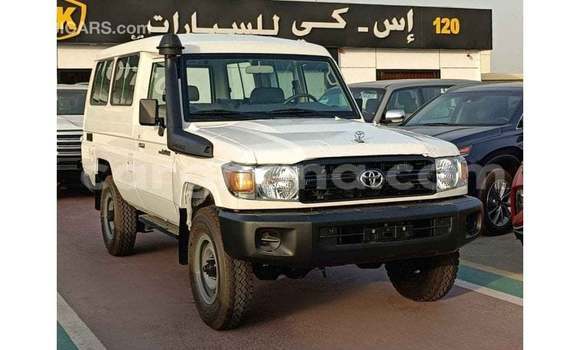 Buy Import Toyota Land Cruiser White Car in Import - Dubai in Ashanti Buy Import Toyota Land Cruiser White Car in Import - Dubai in Ashanti