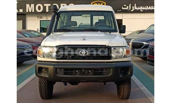 Buy Import Toyota Land Cruiser White Car in Import - Dubai in Ashanti Buy Import Toyota Land Cruiser White Car in Import - Dubai in Ashanti