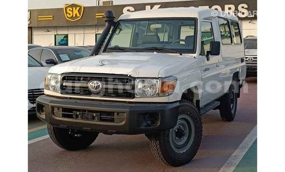 Buy Import Toyota Land Cruiser White Car in Import - Dubai in Ashanti Buy Import Toyota Land Cruiser White Car in Import - Dubai in Ashanti