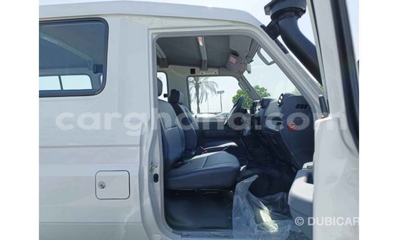 Buy Import Toyota Land Cruiser White Car in Import - Dubai in Ashanti Buy Import Toyota Land Cruiser White Car in Import - Dubai in Ashanti