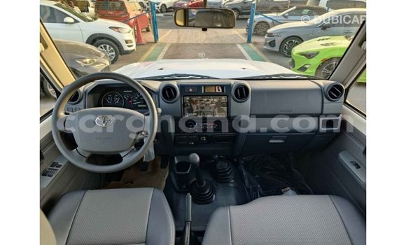 Buy Import Toyota Land Cruiser White Car in Import - Dubai in Ashanti Buy Import Toyota Land Cruiser White Car in Import - Dubai in Ashanti