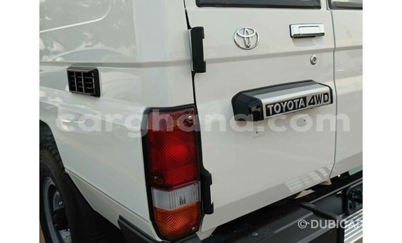 Buy Import Toyota Land Cruiser White Car in Import - Dubai in Ashanti Buy Import Toyota Land Cruiser White Car in Import - Dubai in Ashanti