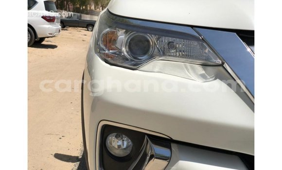 Sayi Imported Toyota Fortuner White Mota in Import - Dubai a Ashanti Sayi Imported Toyota Fortuner White Mota in Import - Dubai a Ashanti