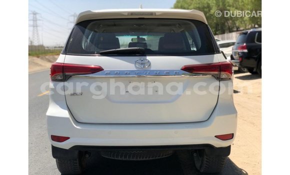 Sayi Imported Toyota Fortuner White Mota in Import - Dubai a Ashanti Sayi Imported Toyota Fortuner White Mota in Import - Dubai a Ashanti