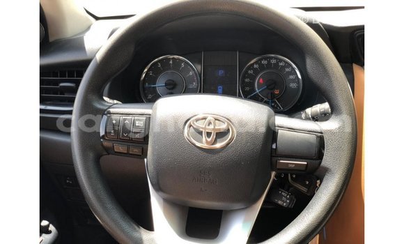 Sayi Imported Toyota Fortuner White Mota in Import - Dubai a Ashanti Sayi Imported Toyota Fortuner White Mota in Import - Dubai a Ashanti