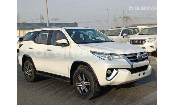 Sayi Imported Toyota Fortuner White Mota in Import - Dubai a Ashanti Sayi Imported Toyota Fortuner White Mota in Import - Dubai a Ashanti