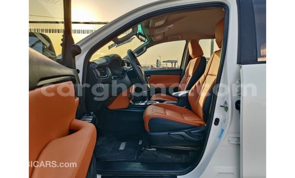Sayi Imported Toyota Fortuner White Mota in Import - Dubai a Ashanti Sayi Imported Toyota Fortuner White Mota in Import - Dubai a Ashanti