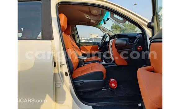 Sayi Imported Toyota Fortuner White Mota in Import - Dubai a Ashanti Sayi Imported Toyota Fortuner White Mota in Import - Dubai a Ashanti