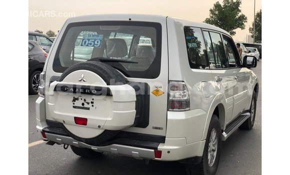 Sayi Imported Mitsubishi Pajero White Mota in Import - Dubai a Ashanti Sayi Imported Mitsubishi Pajero White Mota in Import - Dubai a Ashanti