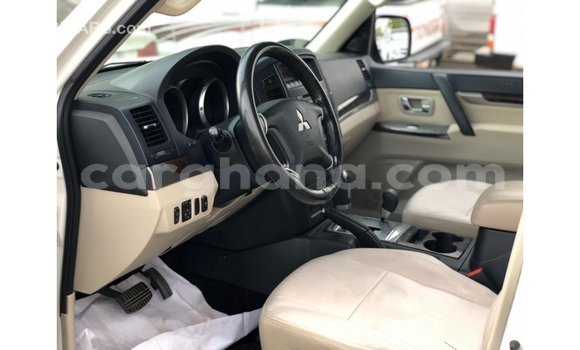 Sayi Imported Mitsubishi Pajero White Mota in Import - Dubai a Ashanti Sayi Imported Mitsubishi Pajero White Mota in Import - Dubai a Ashanti