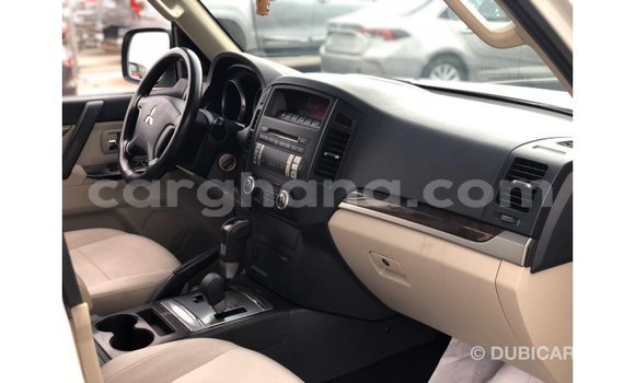 Sayi Imported Mitsubishi Pajero White Mota in Import - Dubai a Ashanti Sayi Imported Mitsubishi Pajero White Mota in Import - Dubai a Ashanti