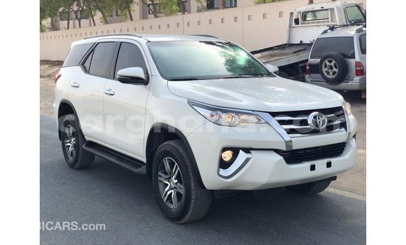Ra Imported Toyota Fortuner funfun Ọkọ̀ in Import - Dubai ni Ashanti Ra Imported Toyota Fortuner funfun Ọkọ̀ in Import - Dubai ni Ashanti