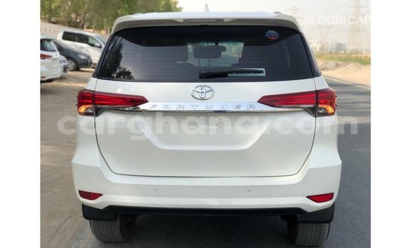 Ra Imported Toyota Fortuner funfun Ọkọ̀ in Import - Dubai ni Ashanti Ra Imported Toyota Fortuner funfun Ọkọ̀ in Import - Dubai ni Ashanti