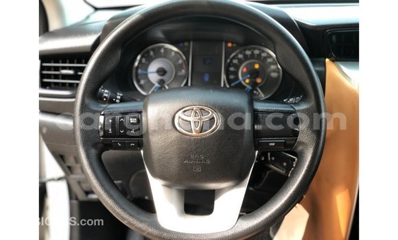Sayi Imported Toyota Fortuner White Mota in Import - Dubai a Ashanti Sayi Imported Toyota Fortuner White Mota in Import - Dubai a Ashanti
