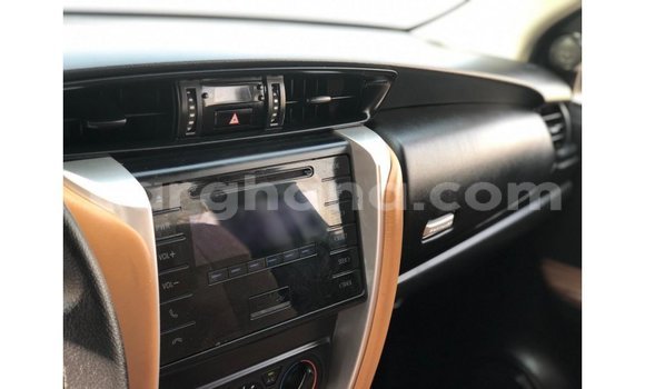 Sayi Imported Toyota Fortuner White Mota in Import - Dubai a Ashanti Sayi Imported Toyota Fortuner White Mota in Import - Dubai a Ashanti