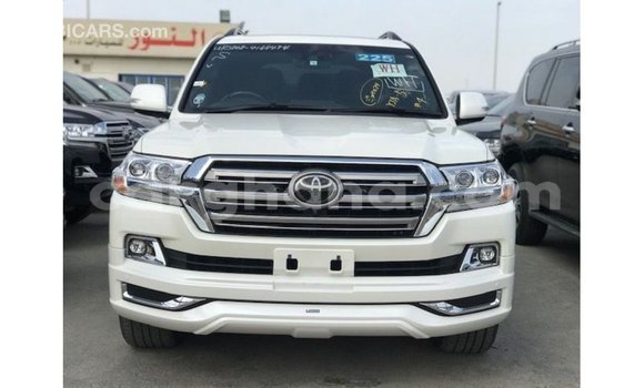 Buy Import Toyota Land Cruiser White Car in Import - Dubai in Ashanti Buy Import Toyota Land Cruiser White Car in Import - Dubai in Ashanti