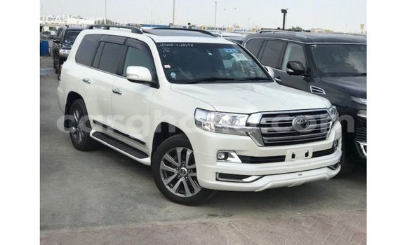 Buy Import Toyota Land Cruiser White Car in Import - Dubai in Ashanti Buy Import Toyota Land Cruiser White Car in Import - Dubai in Ashanti