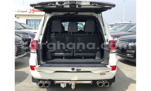Buy Import Toyota Land Cruiser White Car in Import - Dubai in Ashanti Buy Import Toyota Land Cruiser White Car in Import - Dubai in Ashanti