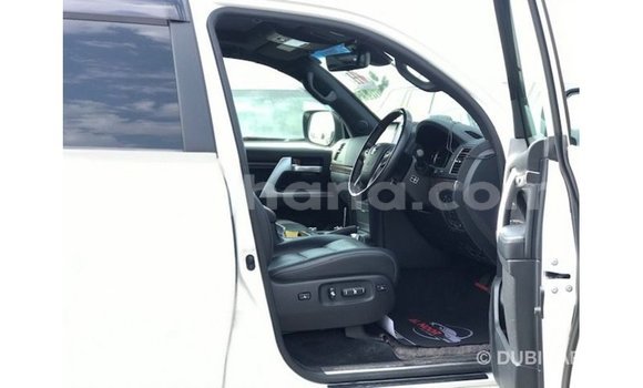 Buy Import Toyota Land Cruiser White Car in Import - Dubai in Ashanti Buy Import Toyota Land Cruiser White Car in Import - Dubai in Ashanti