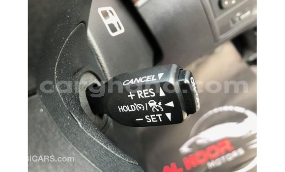 Buy Import Toyota Land Cruiser White Car in Import - Dubai in Ashanti Buy Import Toyota Land Cruiser White Car in Import - Dubai in Ashanti