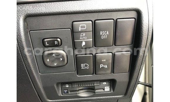 Buy Import Toyota Land Cruiser White Car in Import - Dubai in Ashanti Buy Import Toyota Land Cruiser White Car in Import - Dubai in Ashanti