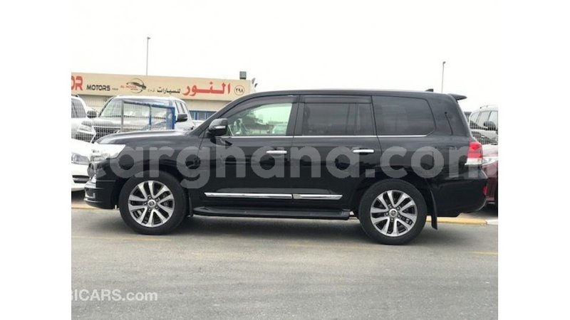 Big with watermark toyota land cruiser ashanti import dubai 10790