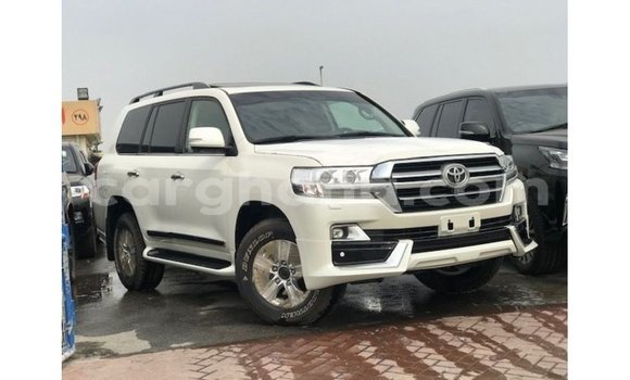 Sayi Imported Toyota Land Cruiser White Mota in Import - Dubai a Ashanti Sayi Imported Toyota Land Cruiser White Mota in Import - Dubai a Ashanti