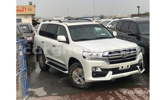 Sayi Imported Toyota Land Cruiser White Mota in Import - Dubai a Ashanti Sayi Imported Toyota Land Cruiser White Mota in Import - Dubai a Ashanti
