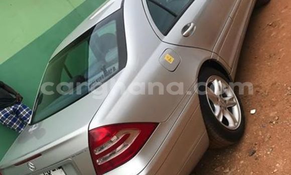 Sayi Na hannu Mercedes‒Benz C–Class Azurfa Mota in Accra a Greater Accra Sayi Na hannu Mercedes‒Benz C–Class Azurfa Mota in Accra a Greater Accra