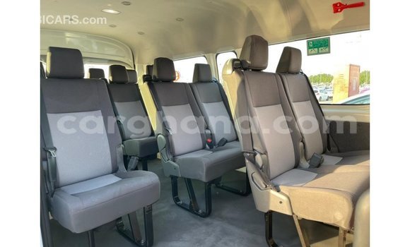 Ra Imported Toyota Hiace funfun Ọkọ̀ in Import - Dubai ni Ashanti Ra Imported Toyota Hiace funfun Ọkọ̀ in Import - Dubai ni Ashanti