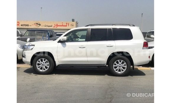 Sayi Imported Toyota Land Cruiser White Mota in Import - Dubai a Ashanti Sayi Imported Toyota Land Cruiser White Mota in Import - Dubai a Ashanti