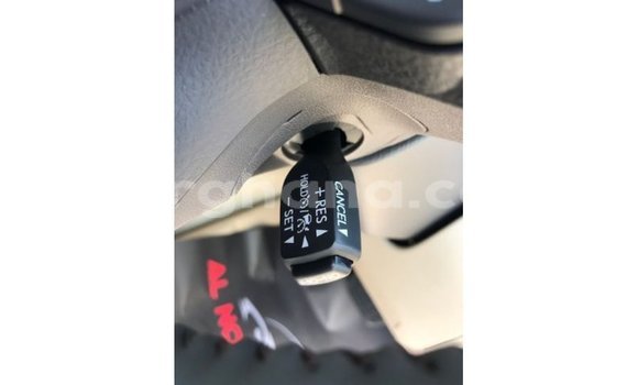 Sayi Imported Toyota Land Cruiser White Mota in Import - Dubai a Ashanti Sayi Imported Toyota Land Cruiser White Mota in Import - Dubai a Ashanti