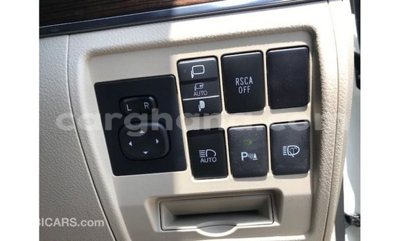 Sayi Imported Toyota Land Cruiser White Mota in Import - Dubai a Ashanti Sayi Imported Toyota Land Cruiser White Mota in Import - Dubai a Ashanti