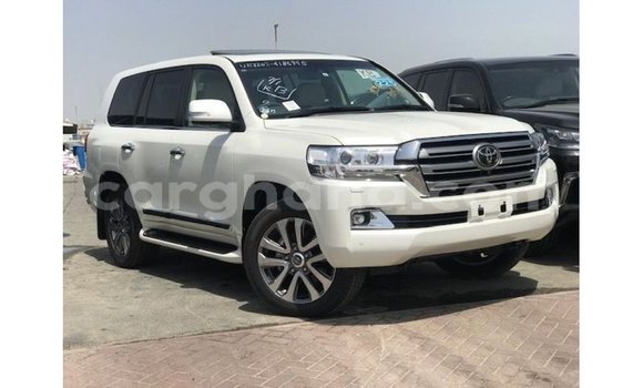 Sayi Imported Toyota Land Cruiser White Mota in Import - Dubai a Ashanti Sayi Imported Toyota Land Cruiser White Mota in Import - Dubai a Ashanti