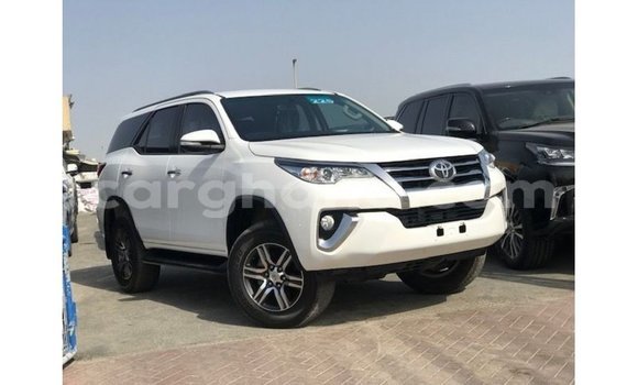 Ra Imported Toyota Fortuner funfun Ọkọ̀ in Import - Dubai ni Ashanti Ra Imported Toyota Fortuner funfun Ọkọ̀ in Import - Dubai ni Ashanti