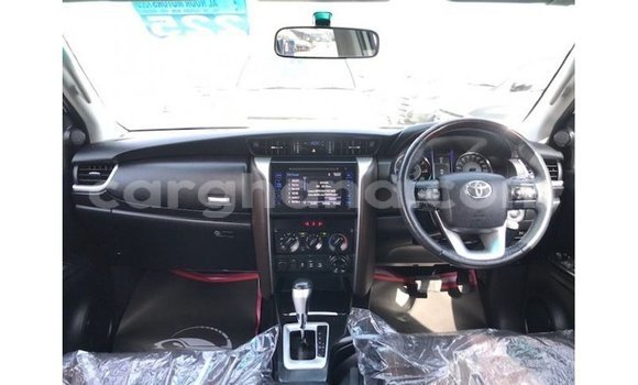 Ra Imported Toyota Fortuner funfun Ọkọ̀ in Import - Dubai ni Ashanti Ra Imported Toyota Fortuner funfun Ọkọ̀ in Import - Dubai ni Ashanti
