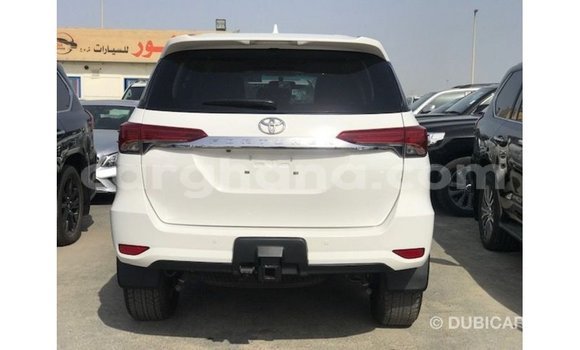 Ra Imported Toyota Fortuner funfun Ọkọ̀ in Import - Dubai ni Ashanti Ra Imported Toyota Fortuner funfun Ọkọ̀ in Import - Dubai ni Ashanti