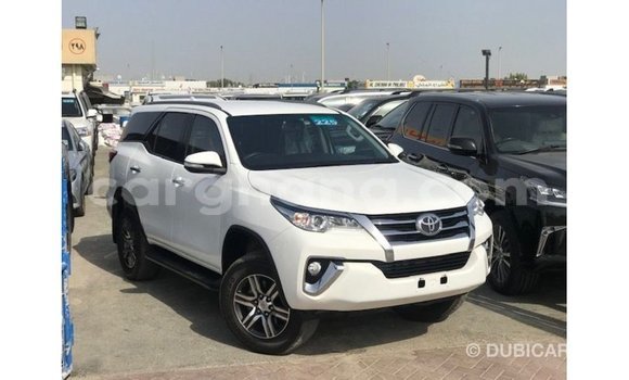 Ra Imported Toyota Fortuner funfun Ọkọ̀ in Import - Dubai ni Ashanti Ra Imported Toyota Fortuner funfun Ọkọ̀ in Import - Dubai ni Ashanti