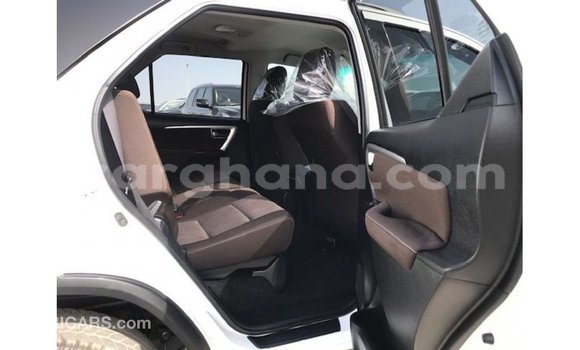Ra Imported Toyota Fortuner funfun Ọkọ̀ in Import - Dubai ni Ashanti Ra Imported Toyota Fortuner funfun Ọkọ̀ in Import - Dubai ni Ashanti