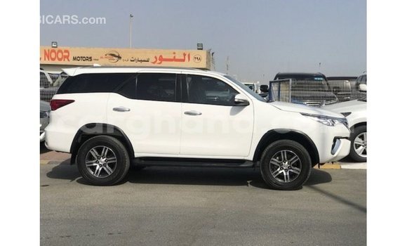 Ra Imported Toyota Fortuner funfun Ọkọ̀ in Import - Dubai ni Ashanti Ra Imported Toyota Fortuner funfun Ọkọ̀ in Import - Dubai ni Ashanti
