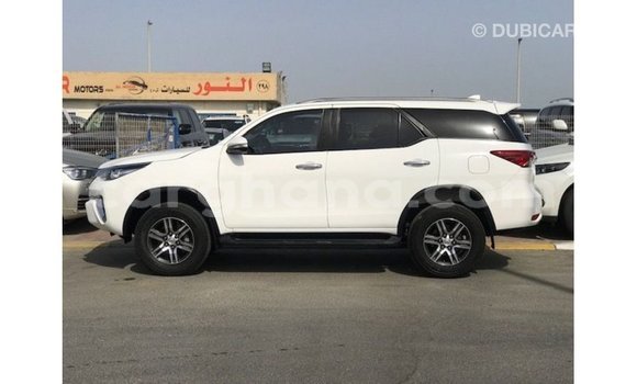 Ra Imported Toyota Fortuner funfun Ọkọ̀ in Import - Dubai ni Ashanti Ra Imported Toyota Fortuner funfun Ọkọ̀ in Import - Dubai ni Ashanti
