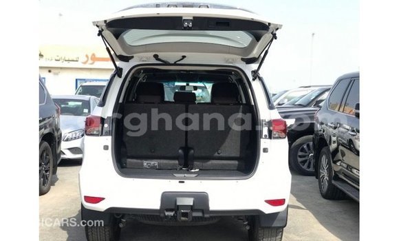Ra Imported Toyota Fortuner funfun Ọkọ̀ in Import - Dubai ni Ashanti Ra Imported Toyota Fortuner funfun Ọkọ̀ in Import - Dubai ni Ashanti