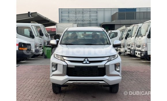 Ra Imported Mitsubishi L200 funfun Ọkọ̀ in Import - Dubai ni Ashanti Ra Imported Mitsubishi L200 funfun Ọkọ̀ in Import - Dubai ni Ashanti