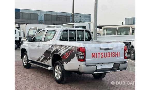 Ra Imported Mitsubishi L200 funfun Ọkọ̀ in Import - Dubai ni Ashanti Ra Imported Mitsubishi L200 funfun Ọkọ̀ in Import - Dubai ni Ashanti